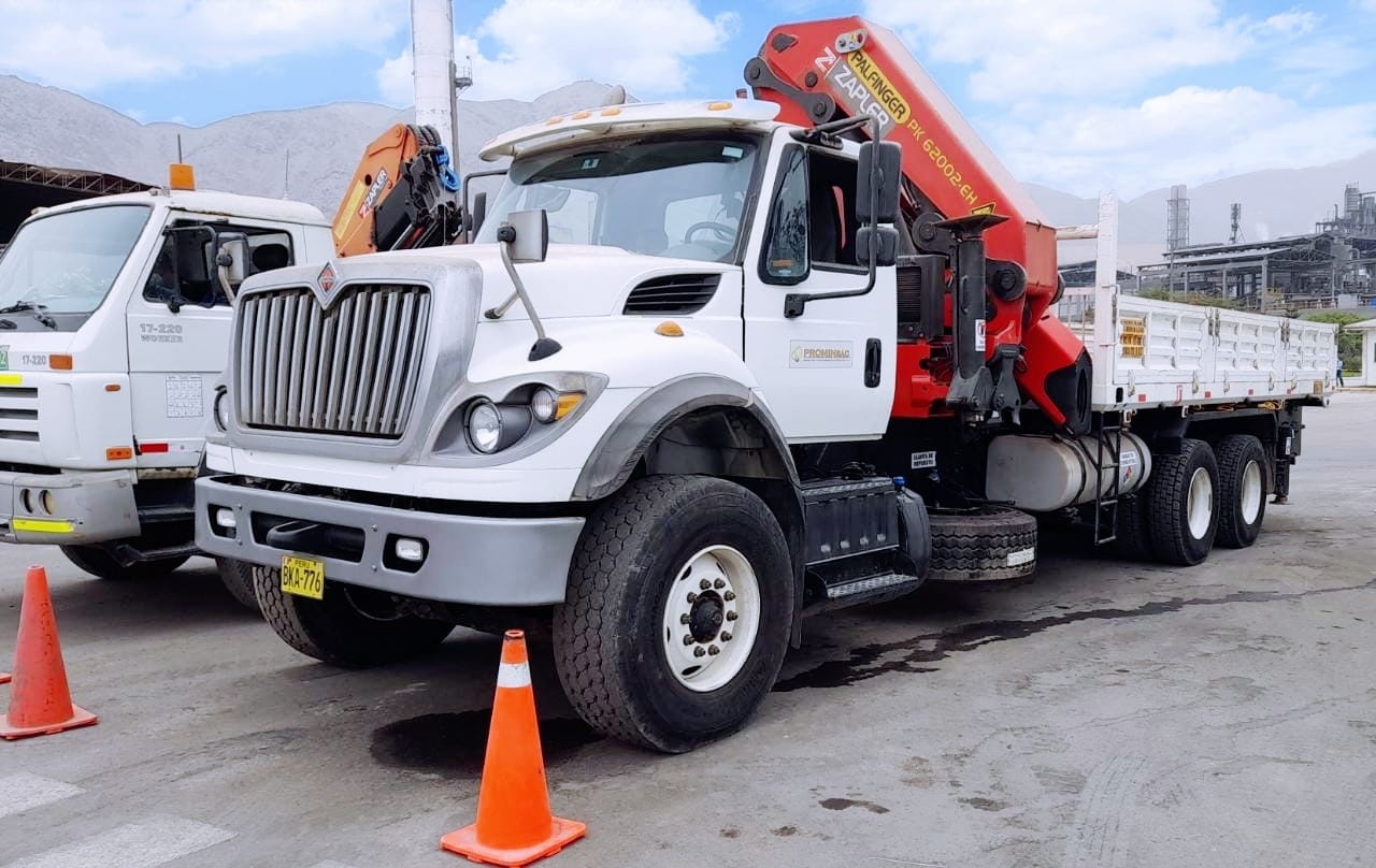 Alquiler de camiones grúas y equipos en general